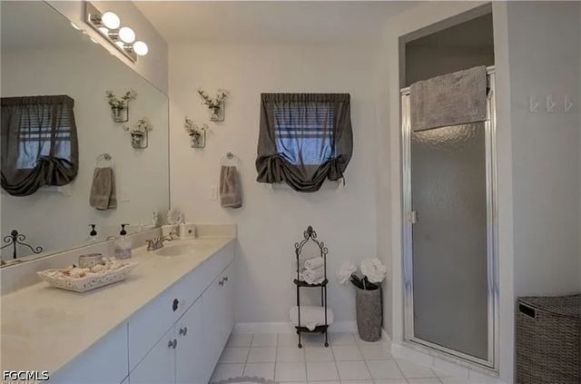 1320 SE 25th LN, Cape Coral, FL 33904