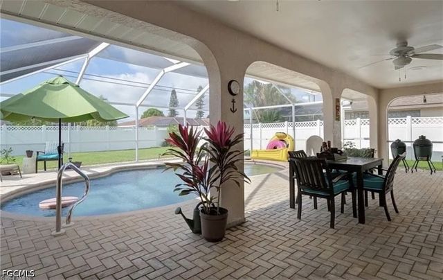 1320 SE 25th LN, Cape Coral, FL 33904