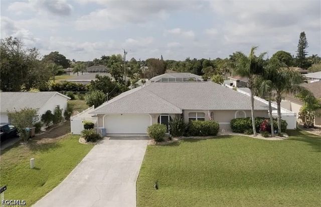 1320 SE 25th LN, Cape Coral, FL 33904