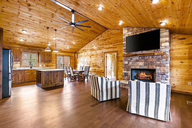 170 Ross Drive, Mineral Bluff, GA 30559