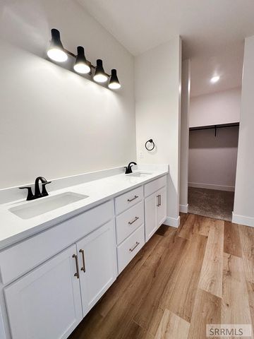 3890 Mountain Bluebird Way, Ammon, ID 83406