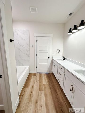 3890 Mountain Bluebird Way, Ammon, ID 83406