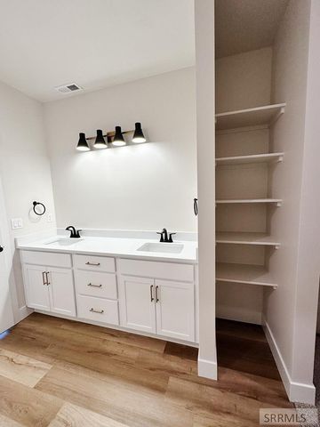 3890 Mountain Bluebird Way, Ammon, ID 83406