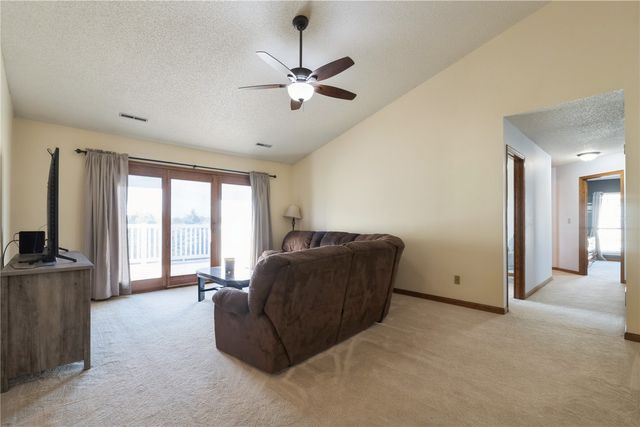 3445 Willowridge Road C, Marion, IA 52302