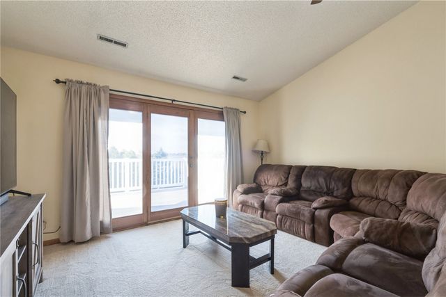 3445 Willowridge Road C, Marion, IA 52302