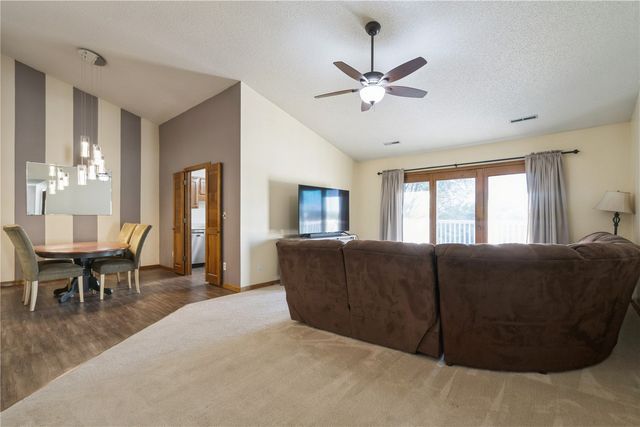 3445 Willowridge Road C, Marion, IA 52302