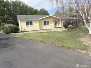 2305 Cherry Blossom Drive, Ephrata, WA 98823