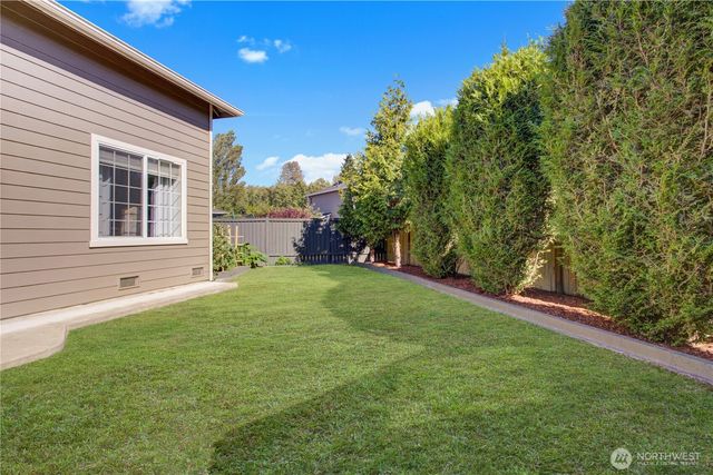 420 143rd Place SW, Lynnwood, WA 98087