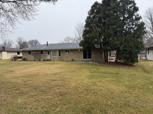 3156 Kentwood Parkway, Rockford, IL 61109