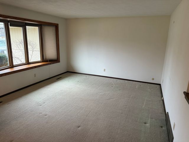 3156 Kentwood Parkway, Rockford, IL 61109