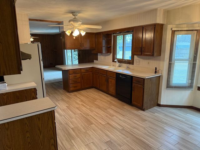 3156 Kentwood Parkway, Rockford, IL 61109