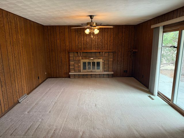 3156 Kentwood Parkway, Rockford, IL 61109