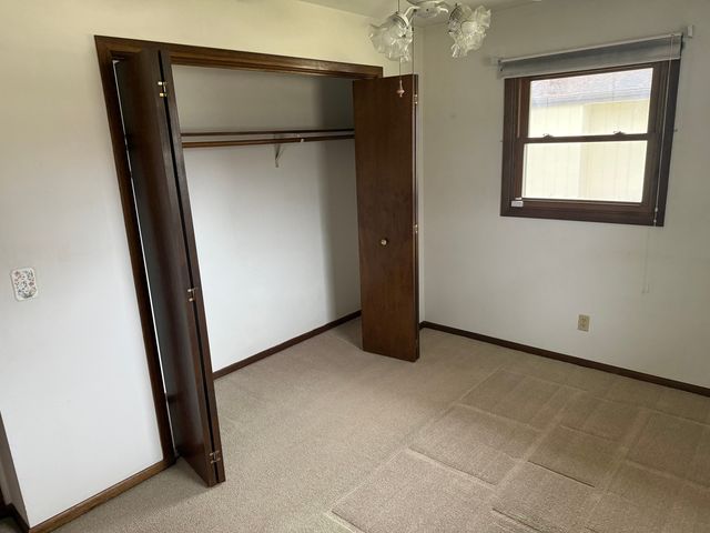 3156 Kentwood Parkway, Rockford, IL 61109