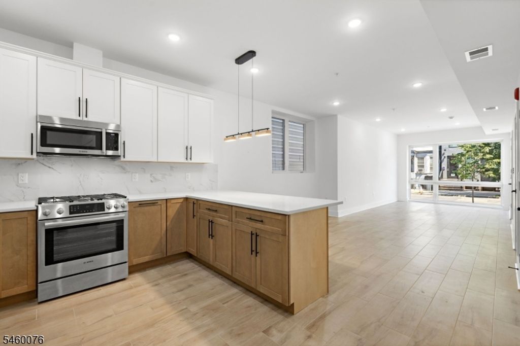 1001 Summit Ave 1, Jersey City, NJ 07307 — photo 3