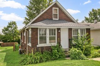 1716 N Hickory Street, Crest Hill, IL 60403