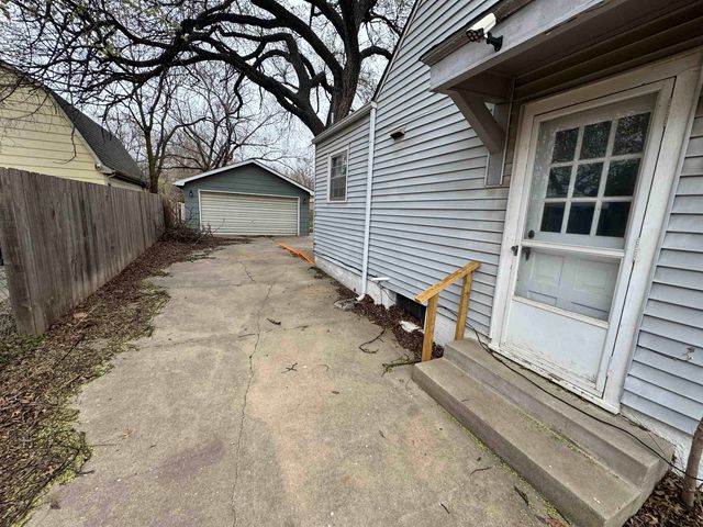 3326 E Clark, Wichita, KS 67218