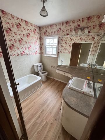 3326 E Clark, Wichita, KS 67218