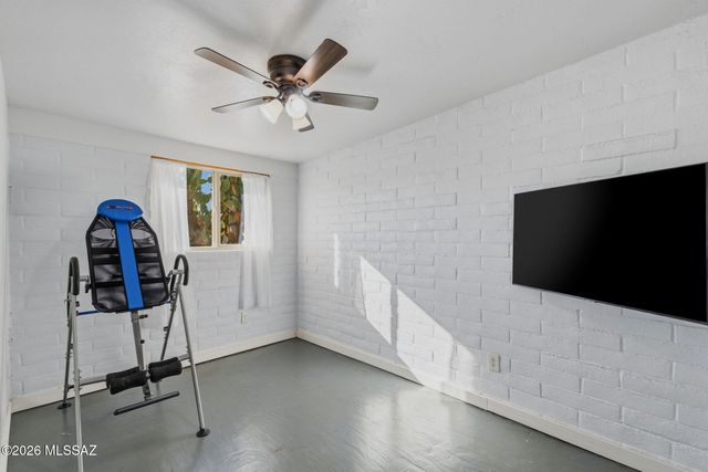 7041 E 42nd Street, Tucson, AZ 85730
