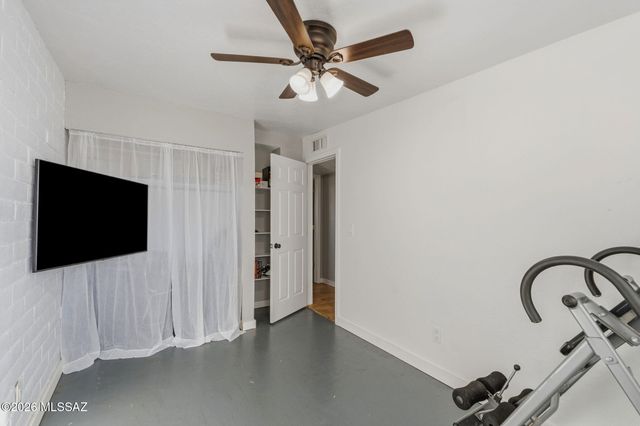 7041 E 42nd Street, Tucson, AZ 85730