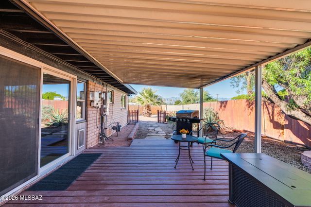 7041 E 42nd Street, Tucson, AZ 85730