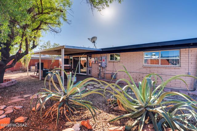 7041 E 42nd Street, Tucson, AZ 85730