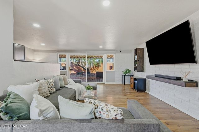 7041 E 42nd Street, Tucson, AZ 85730