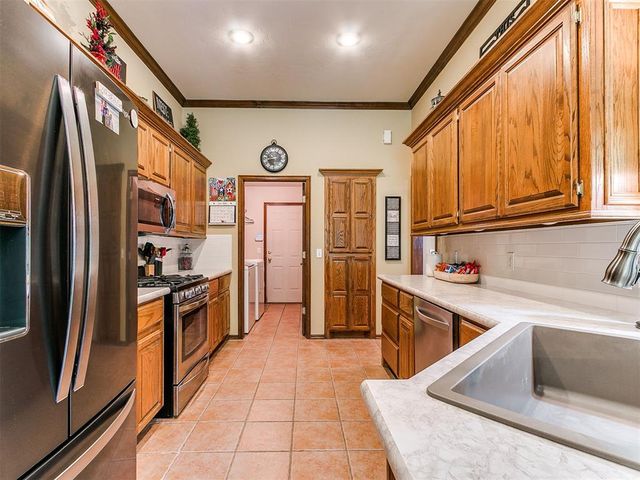 1609 Monterey Place, Edmond, OK 73013