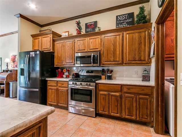 1609 Monterey Place, Edmond, OK 73013