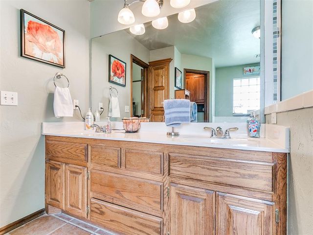 1609 Monterey Place, Edmond, OK 73013