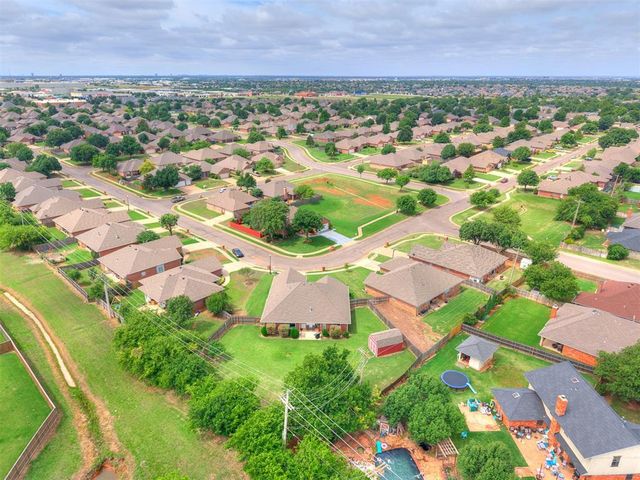 1609 Monterey Place, Edmond, OK 73013