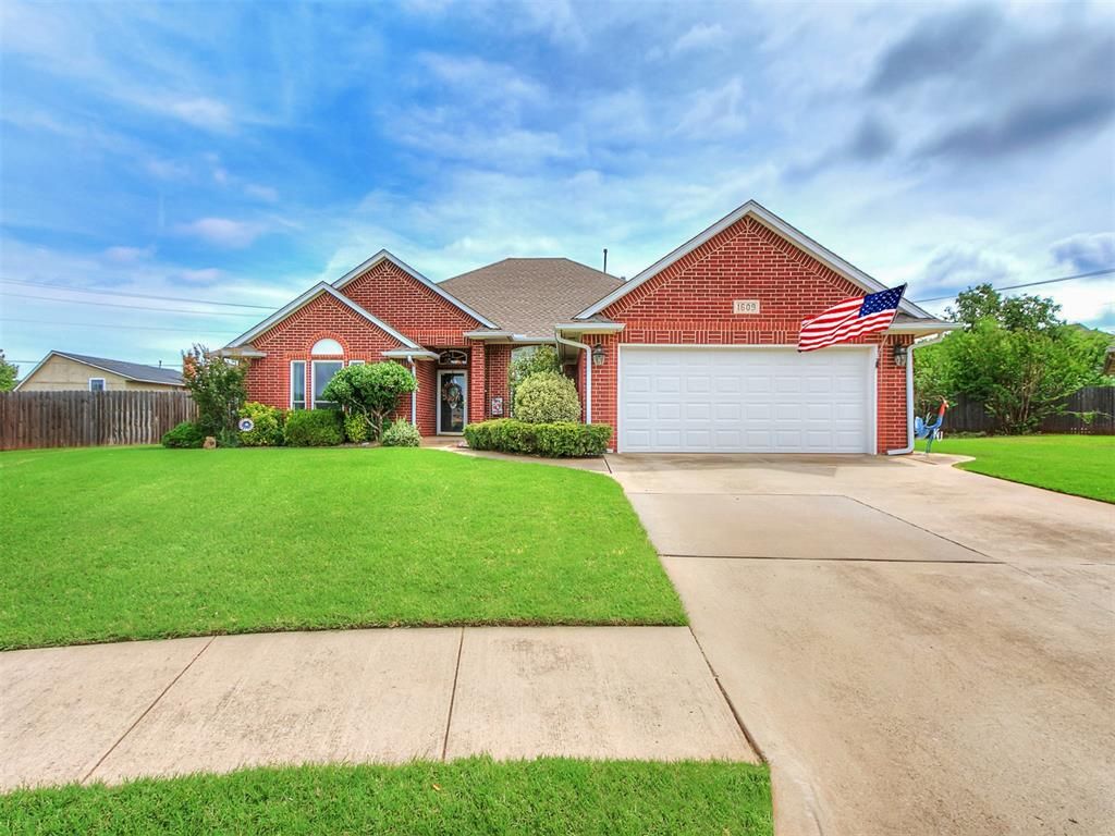 1609 Monterey Place, Edmond, OK 73013