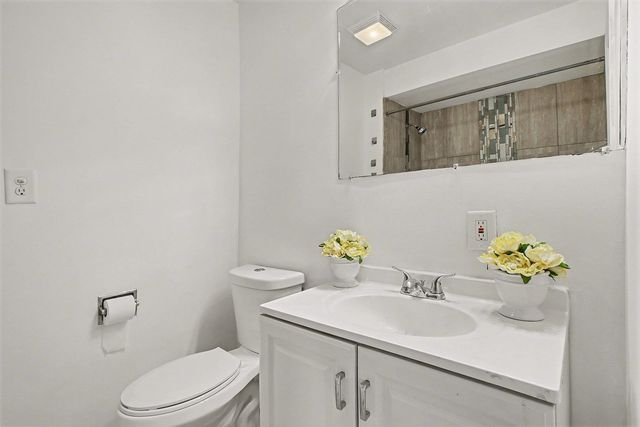 16728 School Street, South Holland, IL 60473