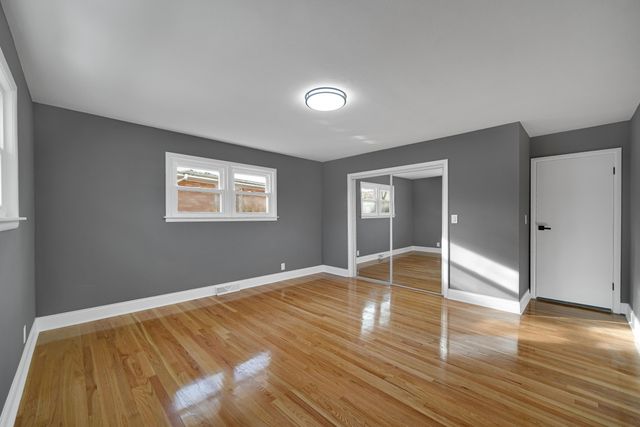 8228 Greenwood Avenue, Munster, IN 46321