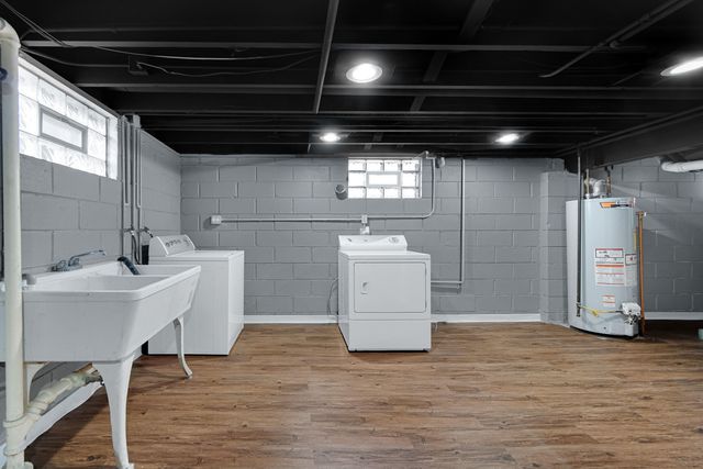 8228 Greenwood Avenue, Munster, IN 46321