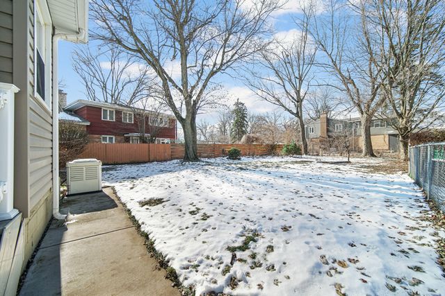 8228 Greenwood Avenue, Munster, IN 46321