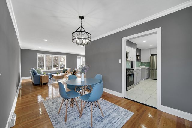 8228 Greenwood Avenue, Munster, IN 46321