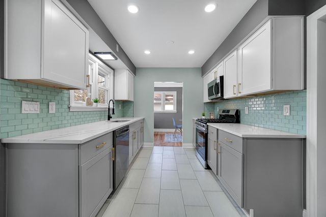 8228 Greenwood Avenue, Munster, IN 46321