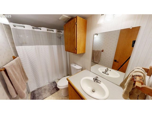 98393 E COUGAR Ln, Brookings, OR 97415