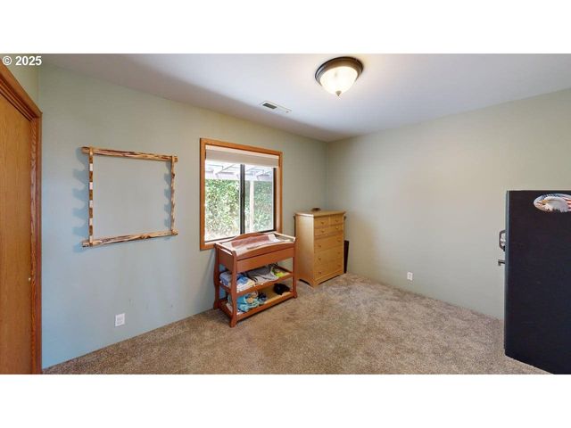 98393 E COUGAR Ln, Brookings, OR 97415