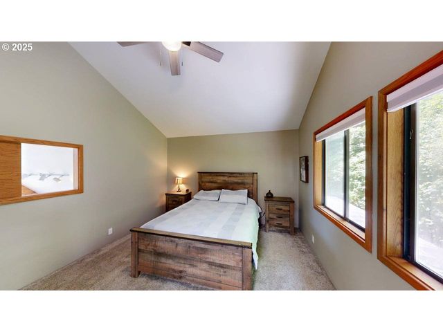 98393 E COUGAR Ln, Brookings, OR 97415