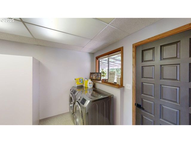 98393 E COUGAR Ln, Brookings, OR 97415