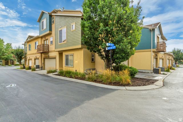 11287 S WINTER BLUFF LN, South Jordan, UT 84095