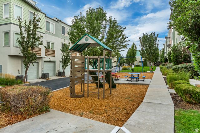 11287 S WINTER BLUFF LN, South Jordan, UT 84095