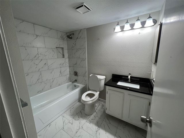 905 Camino Court, Grand Prairie, TX 75052