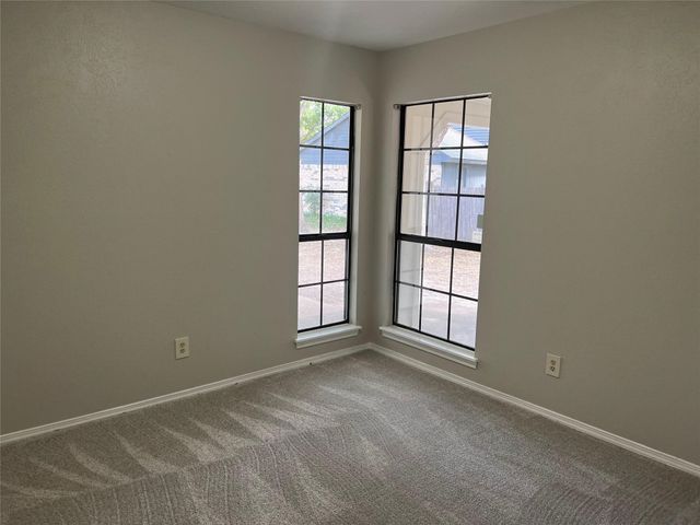 905 Camino Court, Grand Prairie, TX 75052