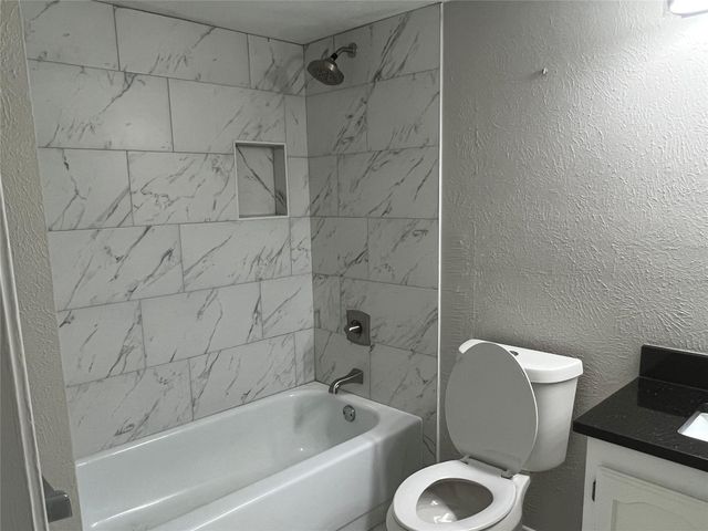 905 Camino Court, Grand Prairie, TX 75052