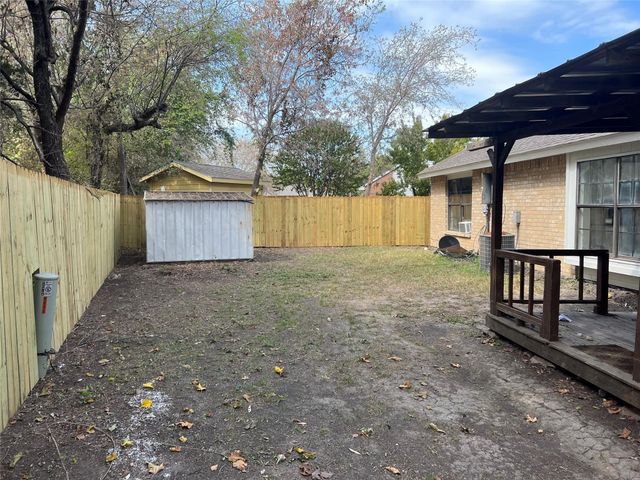 905 Camino Court, Grand Prairie, TX 75052