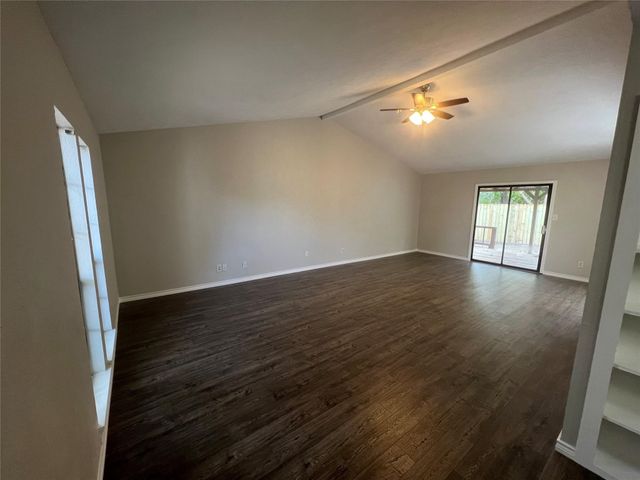 905 Camino Court, Grand Prairie, TX 75052