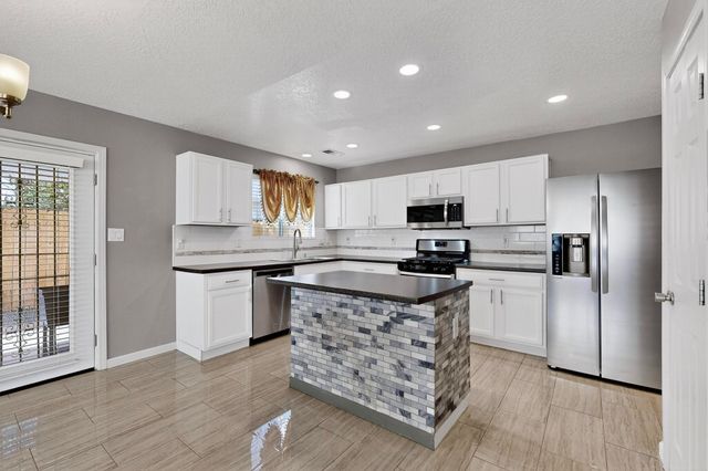 2005 Sea Breeze Street NW, Albuquerque, NM 87120