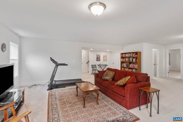 45 HERITAGE DR, Zion Crossroads, VA 22942